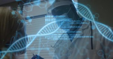 Muayene edilen hasta, DNA ipliği ve veri animasyonu ile tıbbi uzman. Sağlık, genetik, teknoloji, araştırma, laboratuvar, analiz