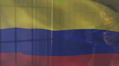 Animasyonda, askeri personel üzerinde Kolombiya bayrağı renkleri olan taktik kıyafetler giyiyor. Üniforma, kamuflaj, silahlı kuvvetler, vatansever, asker, savunma