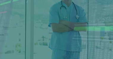 Hastanedeki animasyon ve dijital verileri kullanarak steteskop kullanan bir sağlık uzmanı. Doktor, dijital teknoloji, yenilik, tıbbi, modern