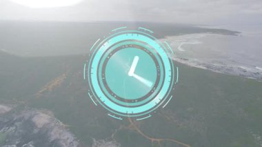 Okyanus ve yeşillik olan kıyı manzarasının havadan görünüşü üzerindeki saat animasyonu. Manzara, kıyı şeridi, doğa, deniz manzarası, zaman, çevre