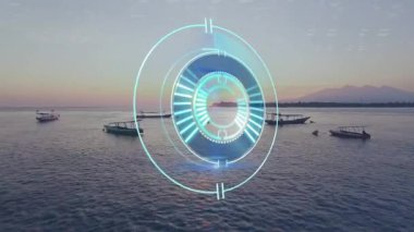 Gün batımı sahnesinde sakin okyanusu teknelerle kaplayan dijital arayüz. Teknoloji, yenilik, sükunet, deniz, ufuk, manzara