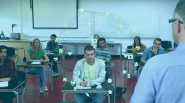Okulda, öğrenciler sınıfta dijital ağ animasyonu ile etkileşime giriyorlar. Eğitim, teknoloji, yenilik, öğrenme, bağlantı