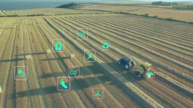 Tarımsal teknoloji ikonlarının animasyonuyla ekin hasat eden traktör. Tarım, tarım, yenilik, sürdürülebilirlik, otomasyon, dijital