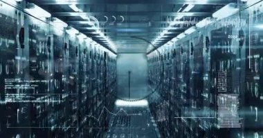 Koridorda holografik elementlerin olduğu gelecekteki veri merkezinin animasyonu. Teknoloji, yenilik, dijital, hologram, matris, ağ