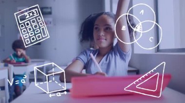 Okulda, çocuk sınıfta matematik sembolleriyle el kaldırıyor. Animasyon. Eğitim, öğrenme, matematik, ilgi çekici, akademik, merak