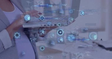 Dijital veriler analiz ediliyor, ofiste holografik sağlık animasyonu kullanan tıbbi profesyoneller. Teknoloji, sağlık, yenilik, fütüristik, analiz