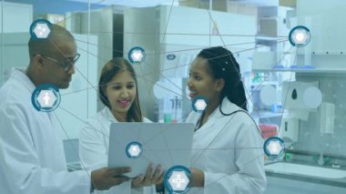 Bilim adamları laboratuarda bağlantı ağı animasyon örtüsü ile işbirliği yapıyorlar. Araştırma, yenilik, teknoloji, işbirliği, dijital, fütüristik