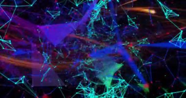 Koyu arkaplanda neon mavi ve pembe geometrik ağ deseni animasyonu. Soyut, fütüristik, dijital, teknoloji, parlaklık, siber uzay