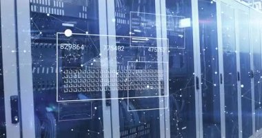 Merkezdeki sunucu raflarını kaplayan dijital veri ve ağ bağlantılarının animasyonu. Teknoloji, iletişim, veri merkezi, bilgi, altyapı, sanal