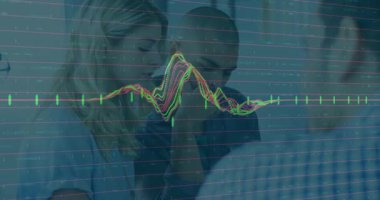 Ofiste işbirliği, finansal veri grafiği animasyonu olan çeşitli iş profesyonelleri. Takım çalışması, şirket, finans, analiz, çeşitlilik, strateji