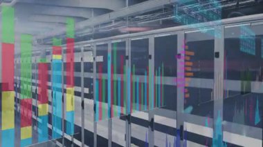Modern veri merkezi ortamında sunucu raflarında veri işleme animasyonu. Teknoloji, bilgisayar, ağ, dijital, bilgi, altyapı