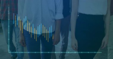 Veri görselleştirme örtüsüyle yürümek, iş adamları grafikleri ve grafikleri analiz ediyor. Analizler, takım çalışması, dijital, teknoloji, strateji, büyüme