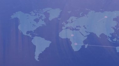 Vurgulanmış noktalarla, mavi arkaplandaki çizgileri birleştiren dünya haritasının animasyonu. Coğrafya, navigasyon, bağlantı, küreselleşme, haritalama, ağ