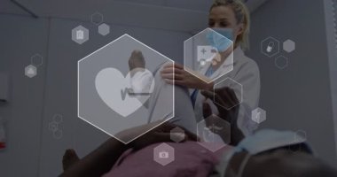 Tıbbi simgelerin canlandırıldığı maske takan bir hastaya yardım ediyorum. yardım, teknoloji