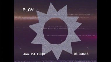 VHS bant efektinin yıldız şekli ve durağan arkaplan üzerindeki tarih ile animasyonu. Retro, vintage, nostaljik, arıza, 1980 'ler, teknoloji