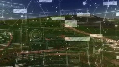 Kırsal arazi ve alanların havadan görüntüsü üzerinde dijital arayüz animasyonu. Teknoloji, tarım, yenilik, sanal