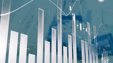 Okulda, dijital kaplamalı finansal veri grafikleri ve grafiklerin animasyonu. Finans, teknoloji, analitik, ekonomi, iş, yatırım