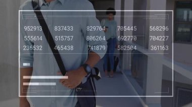 Veri işleme örtüsü, sayılar ve grafikleri görünür olan yürüyen bir iş adamı. analiz, teknoloji, dijital, finans, istatistik