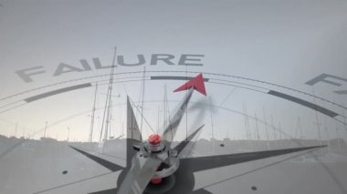 Pusula iğnesi, arka planda tekneler ve marinayla başarıyı gösteriyor. Navigasyon, yön, rehberlik, deniz, keşif, macera