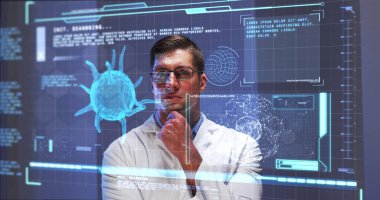 Dijital ekranın arkasında, kovid 19 hücre ve tıbbi verilerle erkek bilim adamının görüntüsü. küresel koronavirüs salgını, teknoloji, bilim ve tıp konsepti dijital olarak üretilen görüntü.