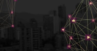 Dijital ağ simgelerini şehir manzarasına bağlamak, modern iletişim teknolojisini resmetmek. Bağlantı, ağ oluşturma, yenilik, veri, altyapı, kentsel