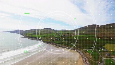Animasyon, kıyı manzarasında dijital hedeflemeyle örtüşüyor. Drone, teknoloji, navigasyon, izleme, haritalama, analiz