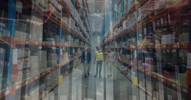 Depoda çalışan adamların mali veri işleme görüntüsü. küresel iş, veri işleme, dijital arayüz, teknoloji ve gönderme konsepti dijital olarak oluşturuldu.