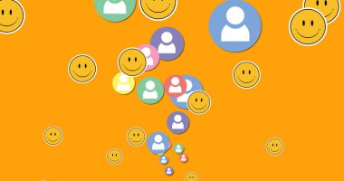 Birden fazla emoji resmi ve turuncu arka planda uçan sosyal medya simgeleri. Dijital olarak oluşturulmuş küresel sosyal medya ağı konsepti.
