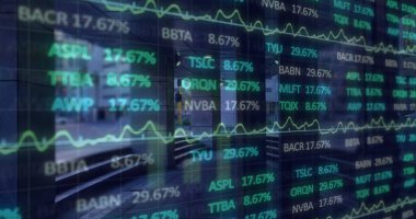 Trafik ve boş ofis üzerinden finansal veri işleme görüntüsü. küresel finans, iş dünyası, bağlantılar, veri işleme ve teknoloji konsepti dijital olarak oluşturulmuş görüntü.