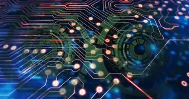 Parlak düğümler ve dijital desenler fütüristik devre kartında animasyon yaratıyor. Teknoloji, yenilik, devre, ağ, bağlantı, elektronik