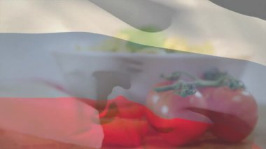 Polonya bayrağı animasyonuyla kaplanmış domatesli makarna tabağı. İtalyan, mutfak, akşam yemeği, yemek, Avrupa, ulusal