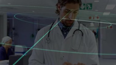 Dijital veri hatlarıyla hastane koridorundaki doktor animasyonu örtüyor. Tıp, yenilik, teknoloji, sağlık, fütüristik, bağlantı