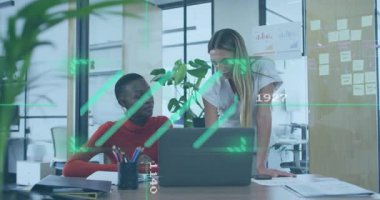 Dijital veri ile ofis masasında işbirliği yapan iki kadın animasyonu örtüyor. İş, takım çalışması, işbirliği, teknoloji, yenilik, modern