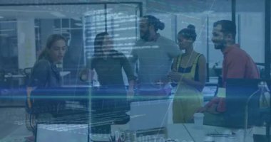 Ofiste işbirliği yapmak, çeşitli ekipler finansal verileri animasyon örtüsüyle analiz etmek. Takım çalışması, işbirliği, finans, analiz, şirket, yenilik