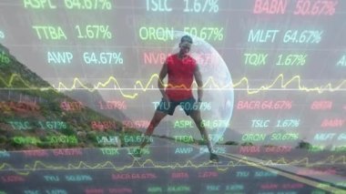 Finansal verileri ve borsa grafik animasyonunu inceleyen adam. Finans, yatırım, büyüme, analiz, ekonomi, ticaret