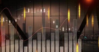 Günbatımında şehir manzarası. Finansal veri tabloları ve grafiklerinin animasyonuyla. Ekonomi, finans, yatırım, ufuk çizgisi, teknoloji, analiz