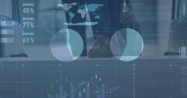 İş adamları üzerinden finansal veri işleme görüntüsü. küresel iş, bağlantılar ve veri işleme kavramı dijital olarak oluşturulmuş görüntü.