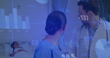 Hasta bakımını hastane ortamında animasyon örtüsüyle tartışan tıp uzmanları. Sağlık, takım çalışması, iletişim, işbirliği, teknoloji, yenilik