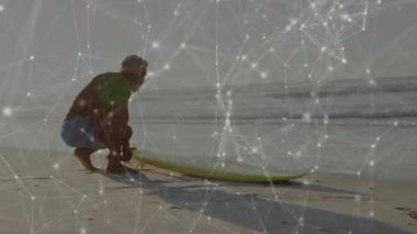 Sahilde sörf yapan sörfçü animasyon ağı ile bağlantı kuruyor. Sörf, teknoloji, dijital, bağlantı, okyanus, spor