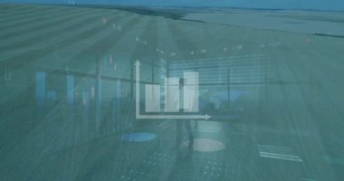 Finansal veriler analiz ediliyor, iş adamı animasyon efektleriyle dijital arayüz kullanıyor. Finans, teknoloji, analitik, şirket, yenilik, fütüristik