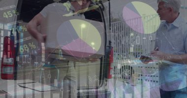 Kamyonetinde posta kutularını istifleyen Kafkas kurye hakkında istatistiksel veri işleme. lojistik ve ulaşım sektörü kavramı