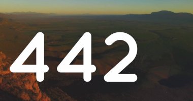 Günbatımı hava manzarası uçsuz bucaksız manzaranın doğal güzelliğini ve sükunetini gösteriyor. Manzara, ufuk, altın saat, panoramik, huzur, huzur