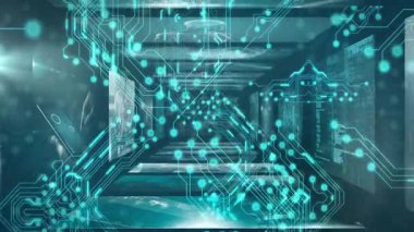 Parlak devre kalıpları ve soyut teknoloji elementleri gelecekteki dijital koridorda. inovasyon, sanal, mimari, ağ, holografik, siber uzay