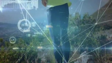 Açık havada egzersiz yapan, fitness teknolojisi ve dijital ağ örtüsü olan bir kadın. egzersiz, giyilebilir, egzersiz, bağlantı, aktif, yenilik