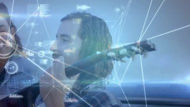 Dijital ağ bağlantıları olan içeceklerden hoşlanan gençler animasyonu örtüyor. Sosyal, teknoloji, iletişim, parti, toplanma, ağ