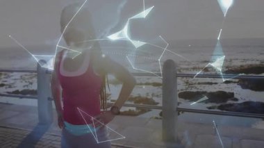 Dijital dünya animasyonu, elleri kalçasında okyanusun kenarında duran birinin üzerinde. teknoloji, yenilik, fütüristik, sanal, keşif, konsept