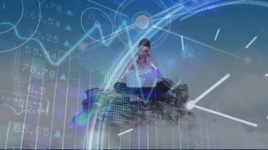 Rock üzerine meditasyon, finansal grafiklerin dijital animasyonuyla çevrili insan. Farkındalık, finans, meditasyon, teknoloji, görselleştirme, zen