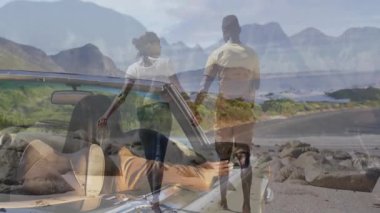 Kumsalda yürümek, üstü açık arabalı çift ve manzaralı animasyon. Seyahat, tatil, yol gezisi, okyanus, yaz, tatil