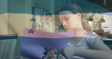 Honduras bayrağı kaplamalı kağıt kesme, çocuk okulda animasyon yaratma. El işi, yaratıcılık, eğitim, okul projesi, DIY, bayraklar