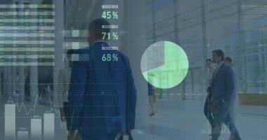 Ofiste yürüyen iş adamlarının finansal veri işleme görüntüsü. küresel finans, iş ve dijital arayüz kavramı dijital olarak oluşturulmuş görüntü.
